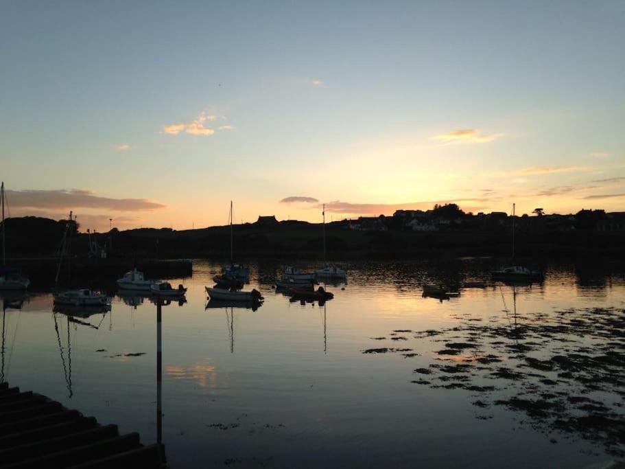 3 Bedroom Townhouse Right On The Harbour Isle of Whithorn Luaran gambar
