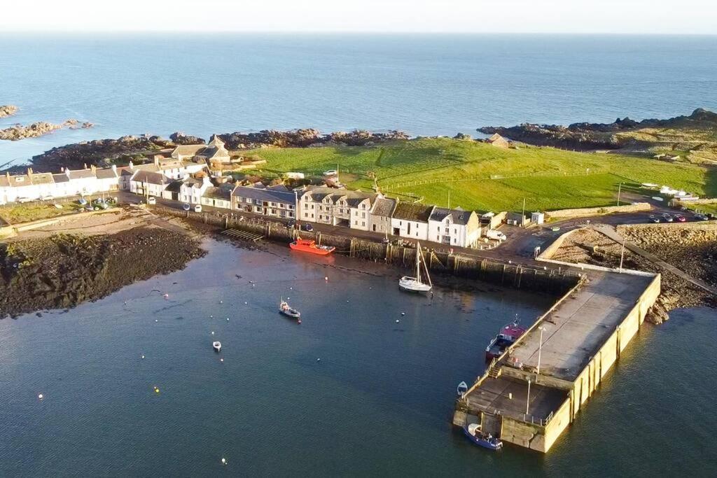 3 Bedroom Townhouse Right On The Harbour Isle of Whithorn Luaran gambar