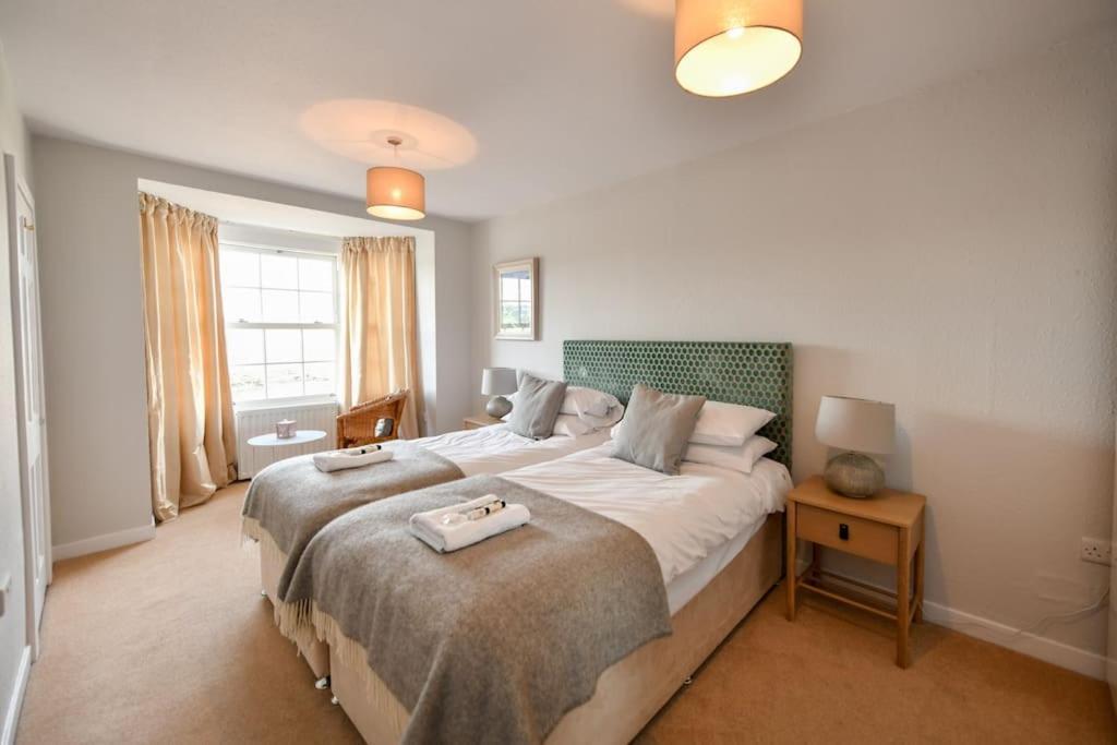 3 Bedroom Townhouse Right On The Harbour Isle of Whithorn Luaran gambar