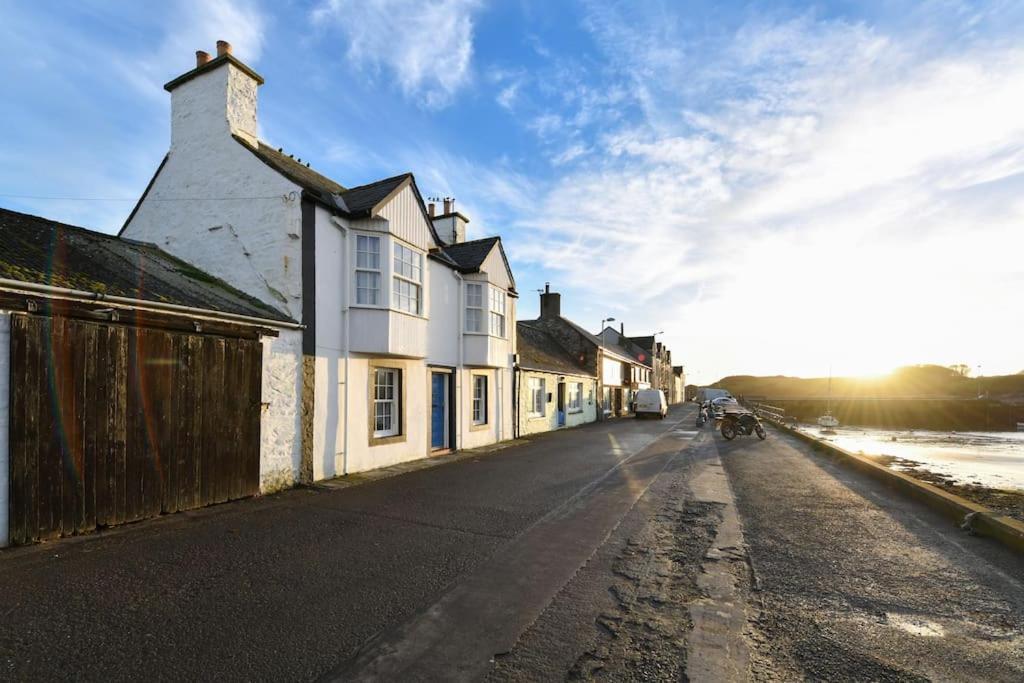 3 Bedroom Townhouse Right On The Harbour Isle of Whithorn Luaran gambar