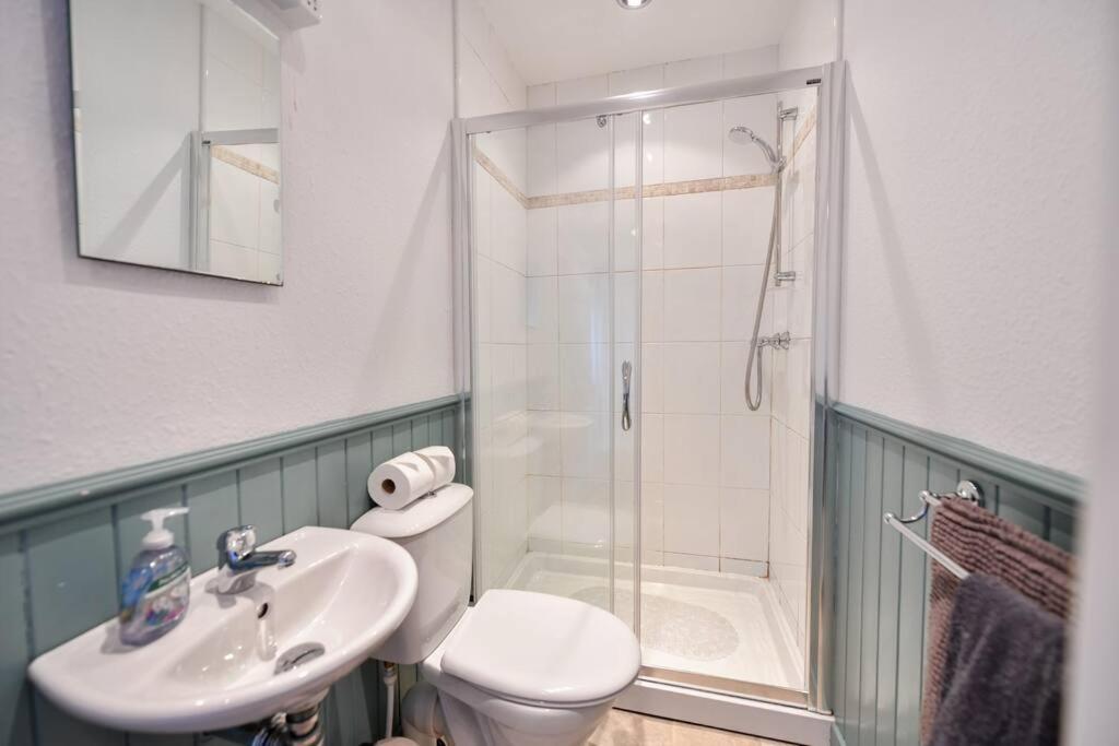 3 Bedroom Townhouse Right On The Harbour Isle of Whithorn Luaran gambar