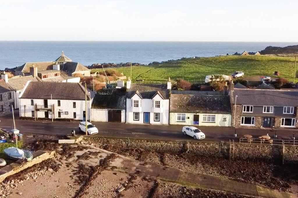 3 Bedroom Townhouse Right On The Harbour Isle of Whithorn Luaran gambar