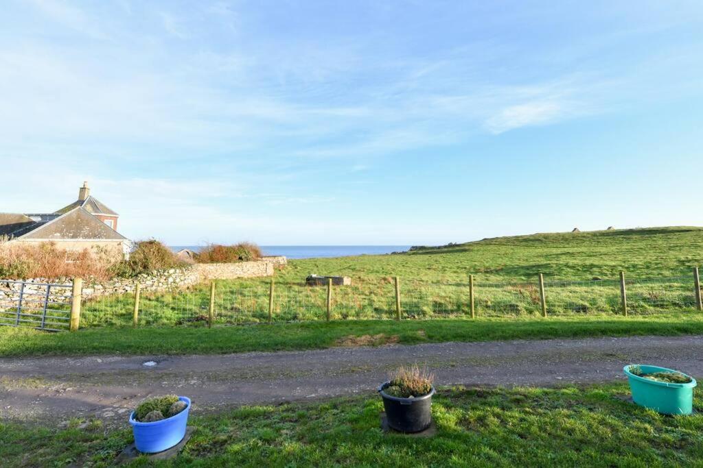 3 Bedroom Townhouse Right On The Harbour Isle of Whithorn Luaran gambar